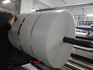 LSPE1500型全自動多層復(fù)合型氣（墊）泡膜機組 PE氣泡膜機器02