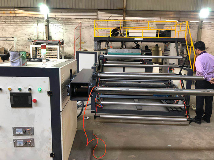 LSPE1500型全自動多層復合型氣(墊)泡膜機組 PE氣泡膜機器01