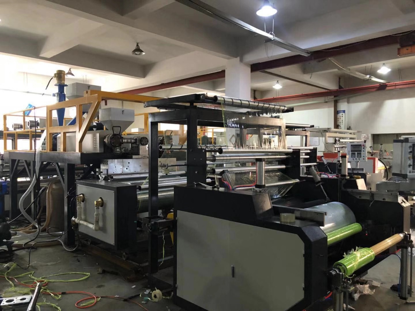 纏繞膜機(jī) (32)